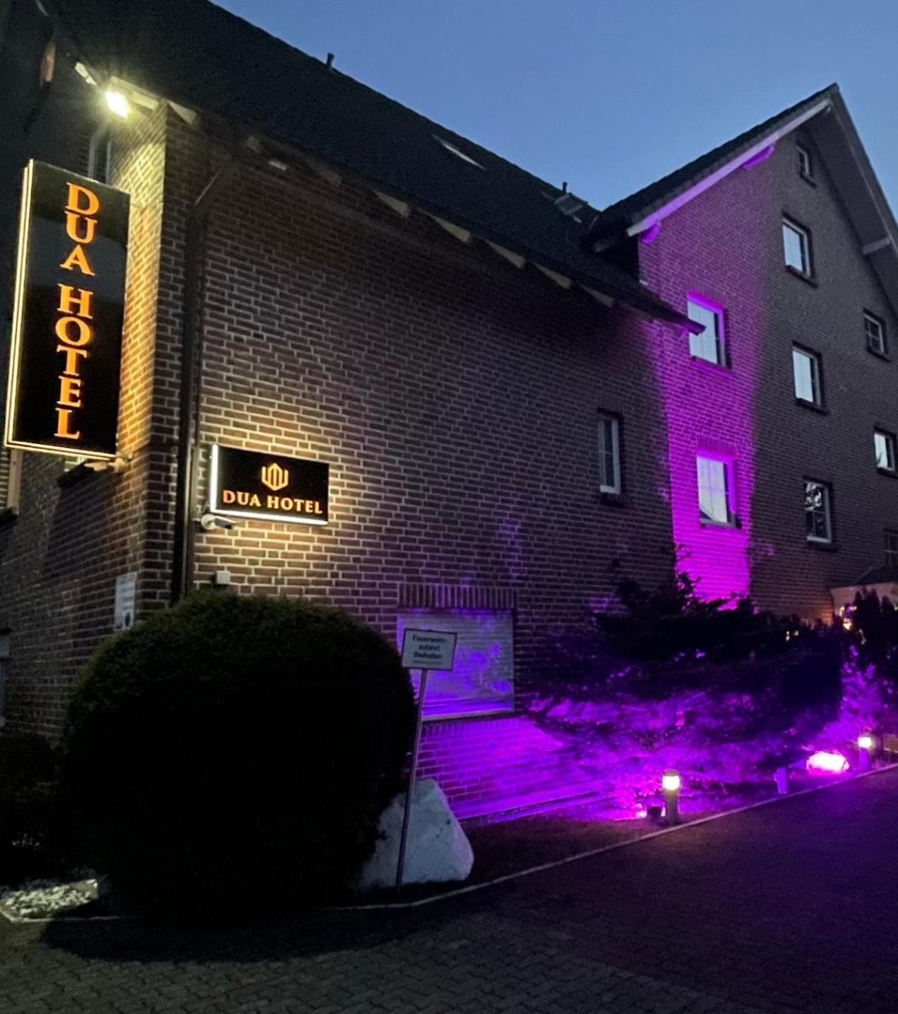 Dua Hotel Sarstedt Exterior photo